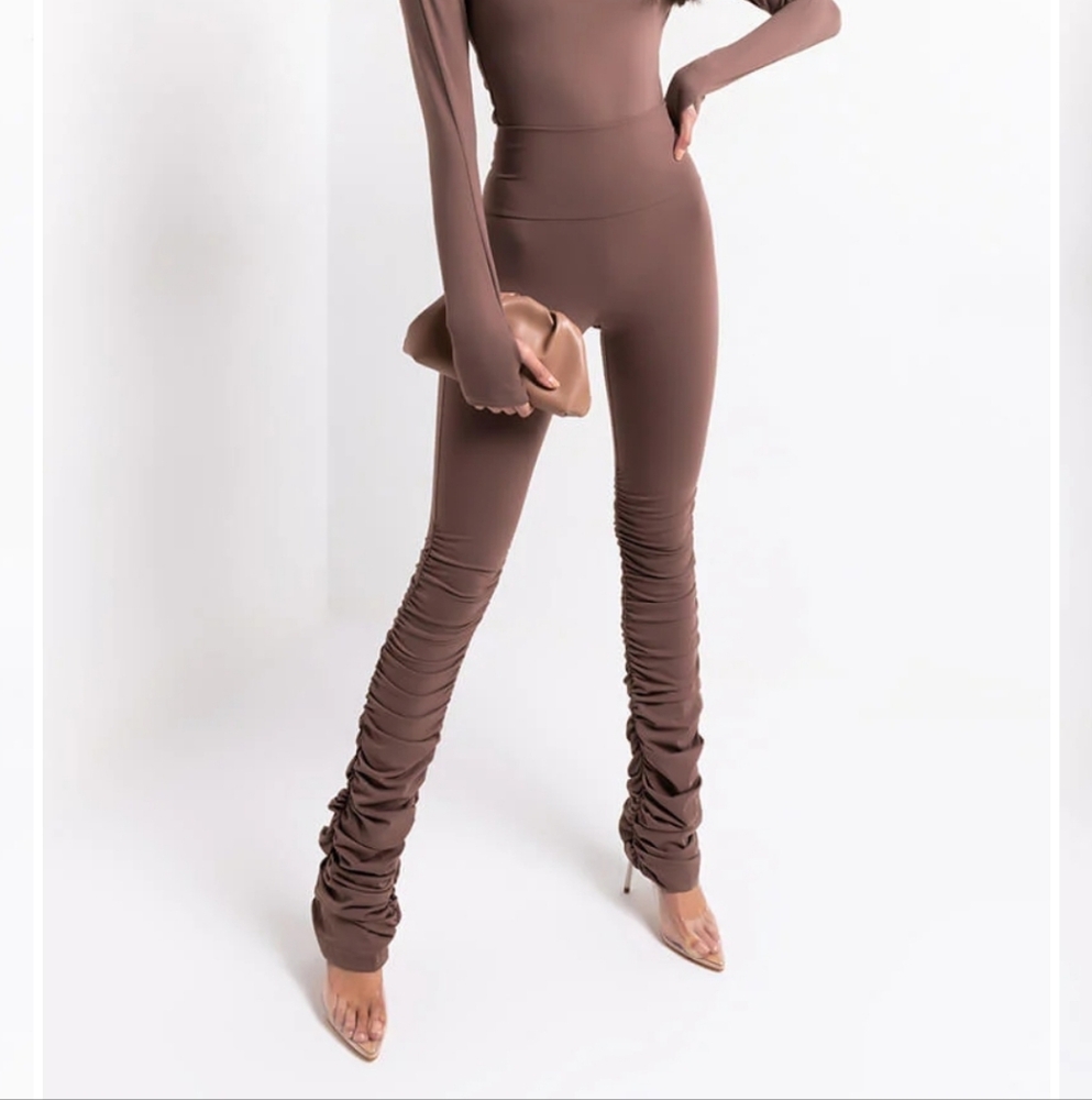 AKIRA Label Snatched Stacked High Rise Legging - Picture 2 of 8